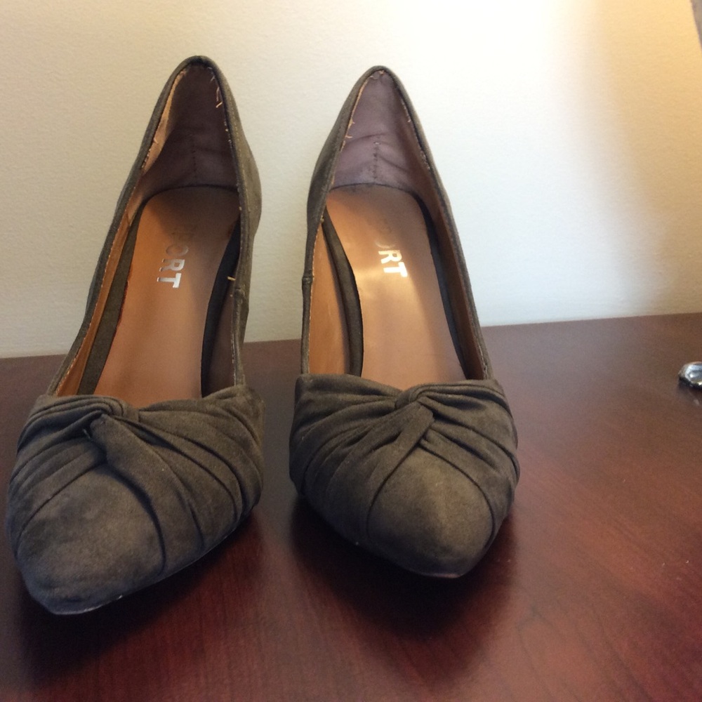 Elegant Women's Shoes in Dark Gray